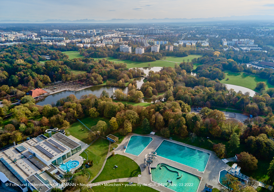 03.11.2022 -  Ostparksee mit Umgebung in Neuperlach